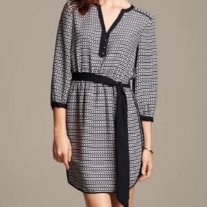 BANANA REPUBLIC size 4 navy blue & white knee length dress with belt